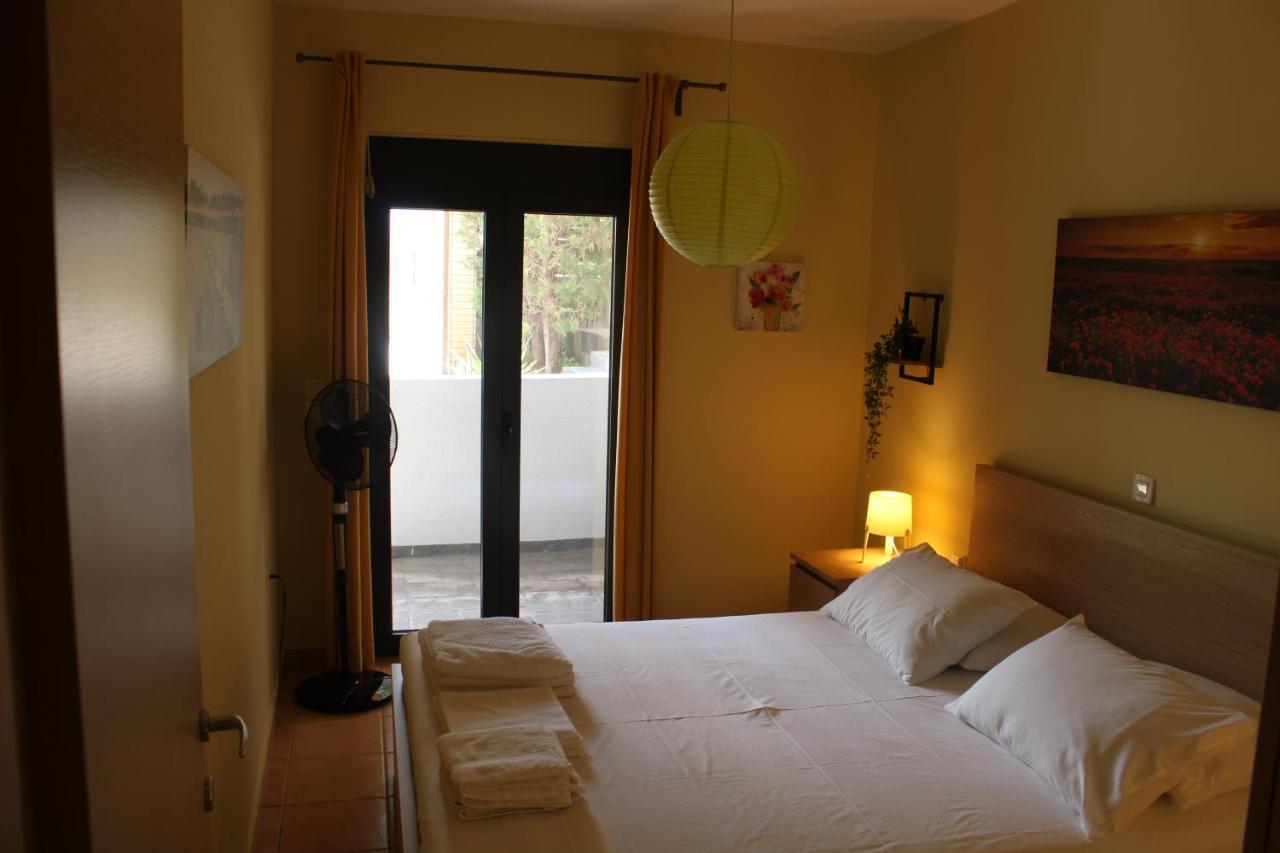 T&A Apartment,Near The Sea. Marathón 외부 사진